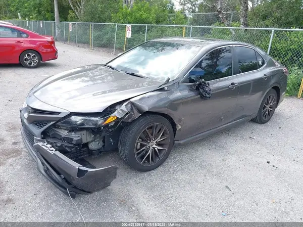 4T1T11AK8MU483666 2021 TOYOTA CAMRY - Image 2
