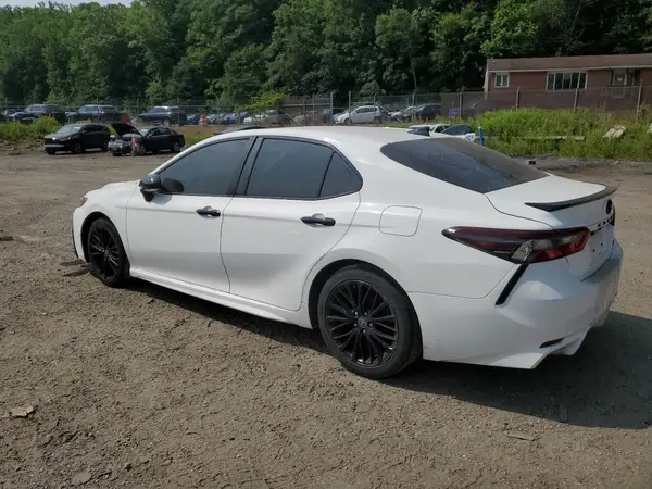 4T1T11AK8MU484784 2021 TOYOTA CAMRY - Image 2