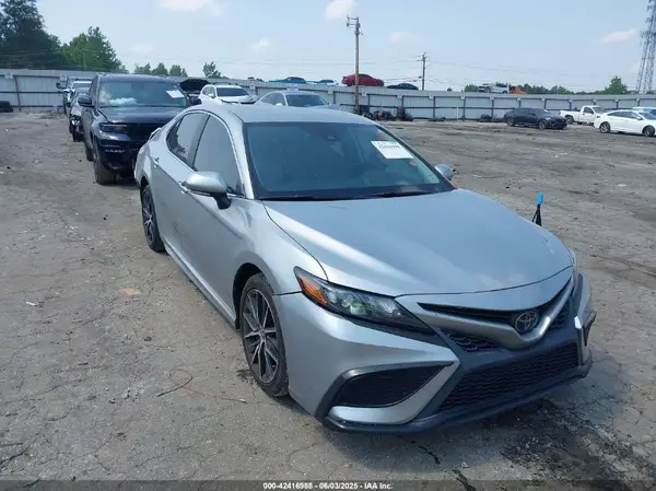 4T1T11AK8MU487085 2021 TOYOTA CAMRY - Image 1