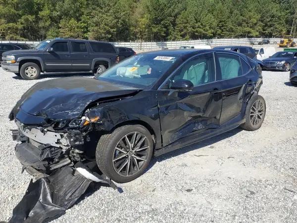 4T1T11AK8MU490410 2021 TOYOTA CAMRY - Image 1