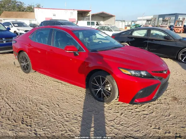 4T1T11AK8MU493162 2021 TOYOTA CAMRY - Image 1