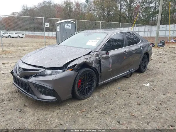 4T1T11AK8MU573187 2021 TOYOTA CAMRY - Image 2