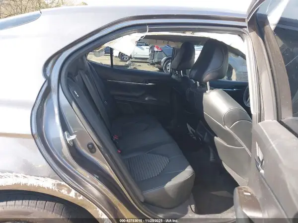 4T1T11AK8MU573187 2021 TOYOTA CAMRY - Image 8