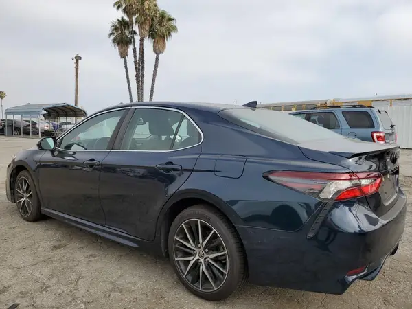 4T1T11AK8MU574114 2021 TOYOTA CAMRY - Image 2
