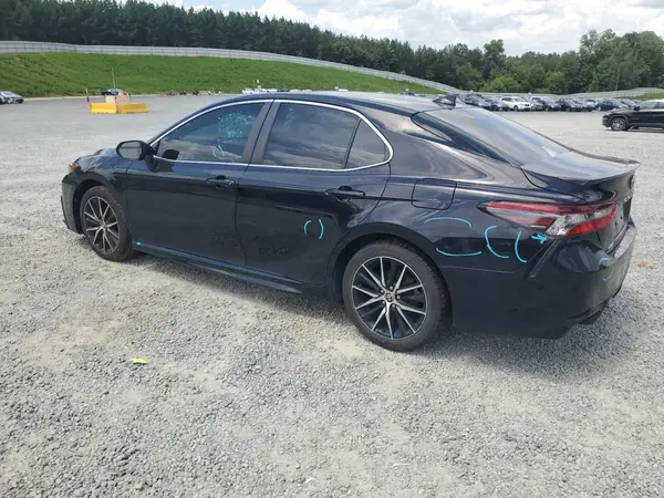 4T1T11AK8MU588658 2021 TOYOTA CAMRY - Image 2