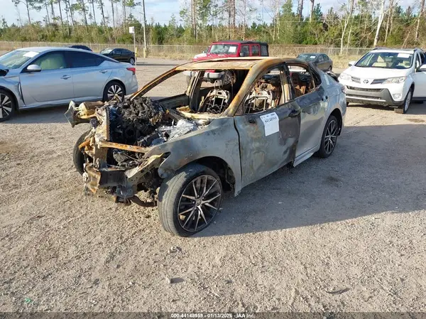 4T1T11AK8MU593732 2021 TOYOTA CAMRY - Image 2