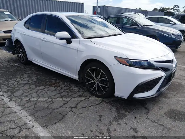 4T1T11AK8MU594282 2021 TOYOTA CAMRY - Image 1