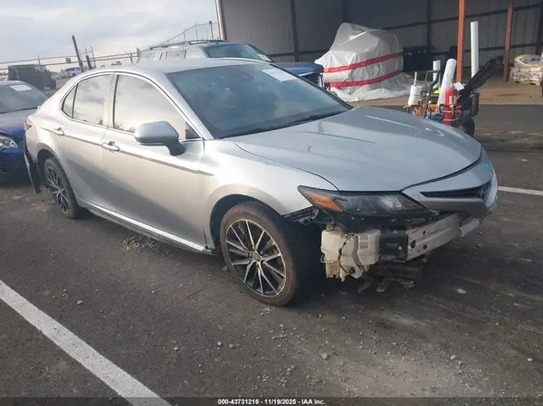 4T1T11AK8MU594377 2021 TOYOTA CAMRY - Image 1