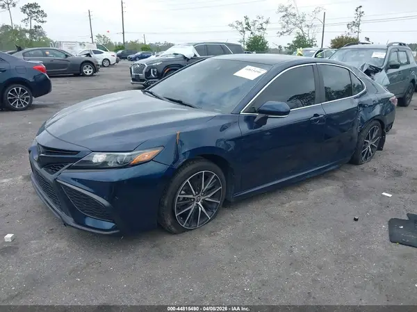 4T1T11AK8MU605992 2021 TOYOTA CAMRY - Image 2