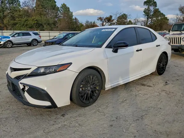 4T1T11AK8NU003157 2022 TOYOTA CAMRY - Image 1
