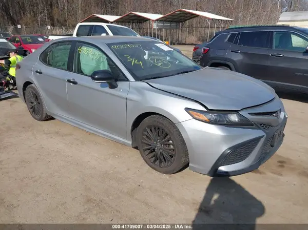 4T1T11AK8NU006253 2022 TOYOTA CAMRY - Image 1