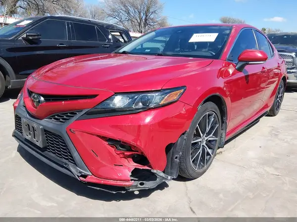 4T1T11AK8NU015728 2022 TOYOTA CAMRY - Image 2