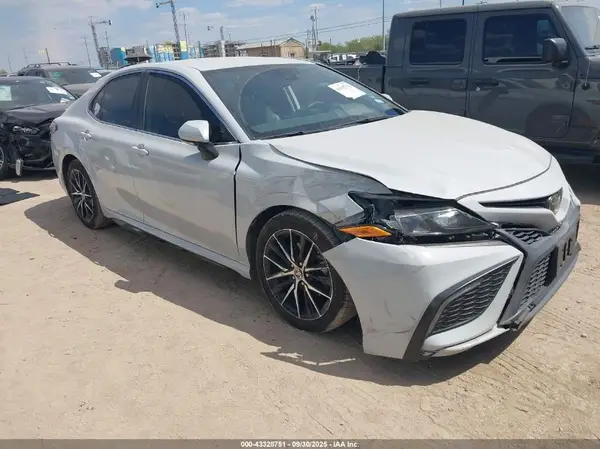 4T1T11AK8NU017141 2022 TOYOTA CAMRY - Image 1