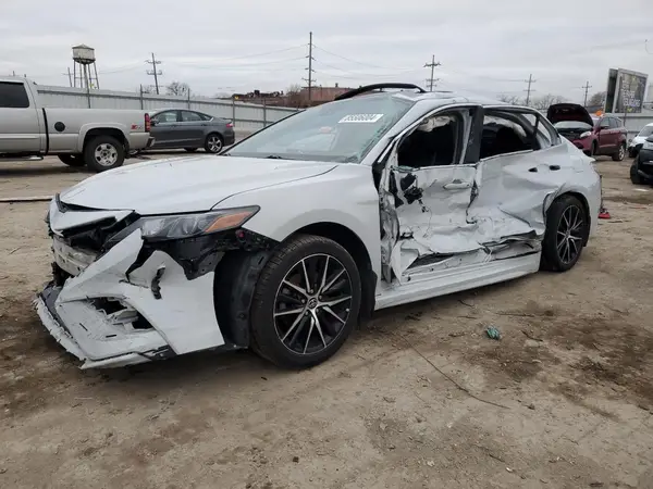 4T1T11AK8NU041178 2022 TOYOTA CAMRY - Image 1