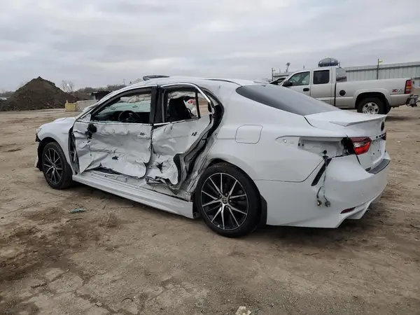 4T1T11AK8NU041178 2022 TOYOTA CAMRY - Image 2