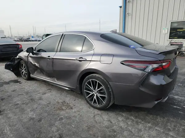 4T1T11AK8NU044291 2022 TOYOTA CAMRY - Image 2