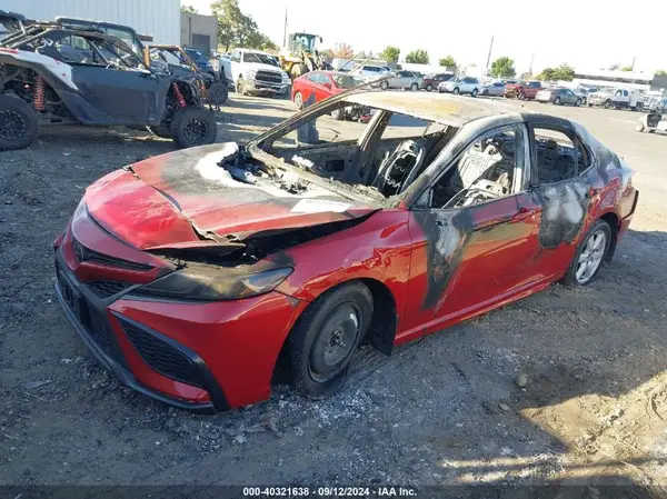 4T1T11AK8NU046882 2022 TOYOTA CAMRY - Image 2