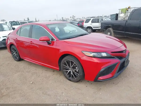 4T1T11AK8NU063942 2022 TOYOTA CAMRY - Image 1
