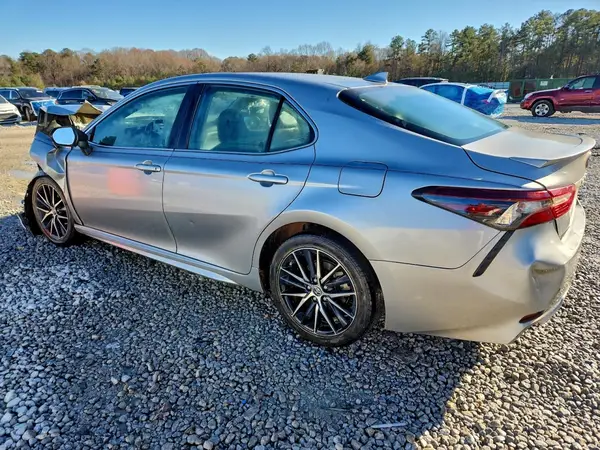 4T1T11AK8NU620042 2022 TOYOTA CAMRY - Image 2
