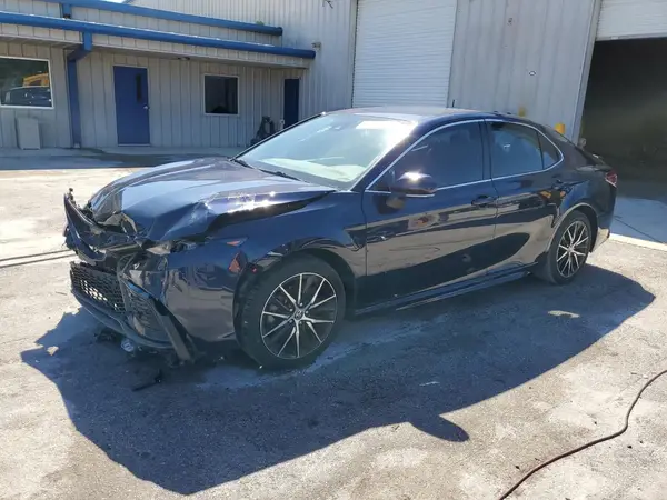 4T1T11AK8NU628481 2022 TOYOTA CAMRY - Image 1
