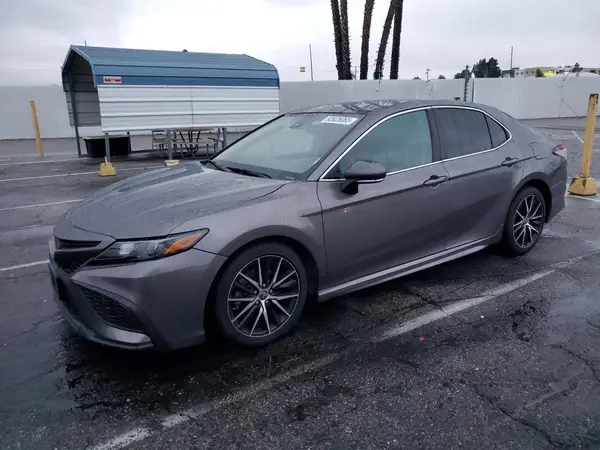 4T1T11AK8NU630960 2022 TOYOTA CAMRY - Image 1