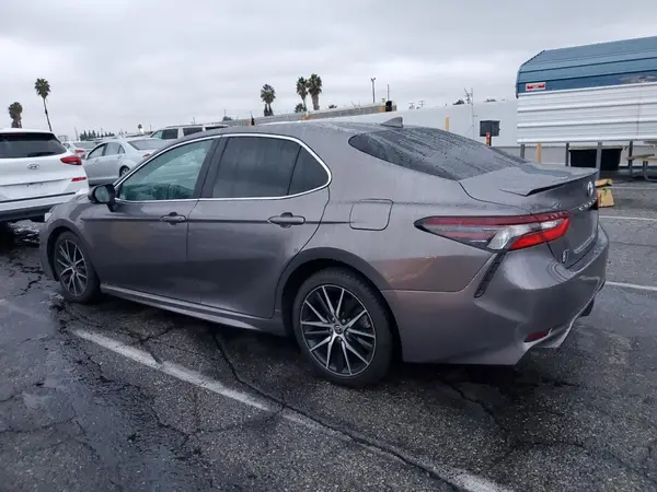 4T1T11AK8NU630960 2022 TOYOTA CAMRY - Image 2