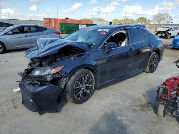 4T1T11AK8NU638086 2022 TOYOTA CAMRY - Image 1