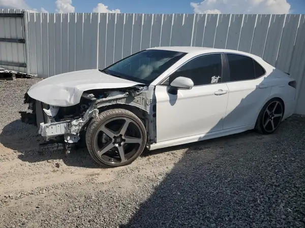 4T1T11AK8NU643109 2022 TOYOTA CAMRY - Image 1
