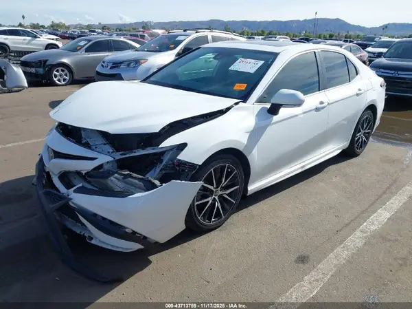 4T1T11AK8NU643630 2022 TOYOTA CAMRY - Image 2