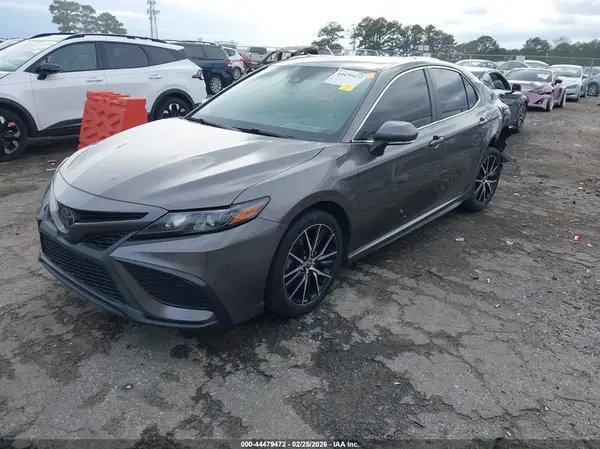 4T1T11AK8NU654837 2022 TOYOTA CAMRY - Image 2