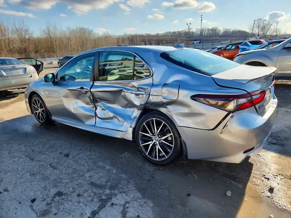 4T1T11AK8NU654952 2022 TOYOTA CAMRY - Image 2