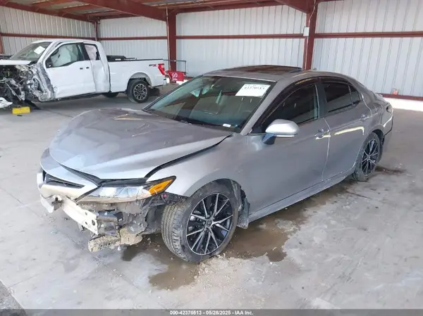 4T1T11AK8NU659228 2022 TOYOTA CAMRY - Image 2