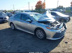4T1T11AK8NU682704 2022 TOYOTA CAMRY