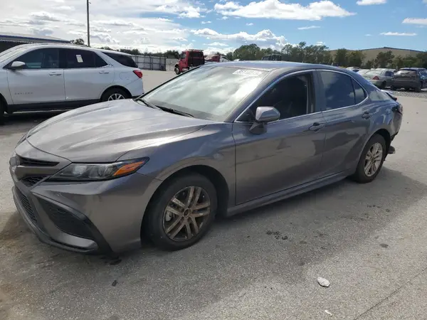 4T1T11AK8NU683108 2022 TOYOTA CAMRY - Image 1