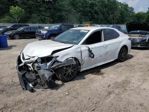 4T1T11AK8NU696795 2022 TOYOTA CAMRY - Image 1