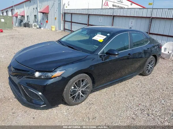4T1T11AK8NU700019 2022 TOYOTA CAMRY - Image 2