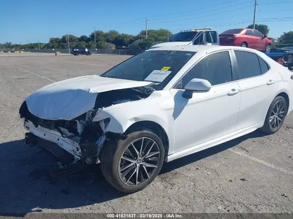 4T1T11AK8RU850542 2024 TOYOTA CAMRY - Image 2