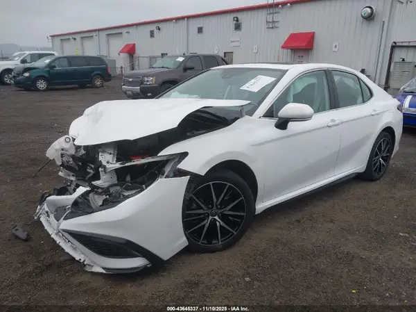 4T1T11AK8RU860018 2024 TOYOTA CAMRY - Image 2