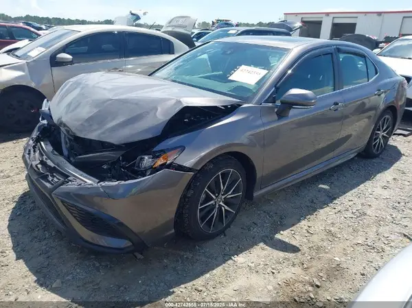 4T1T11AK9MU402674 2021 TOYOTA CAMRY - Image 2