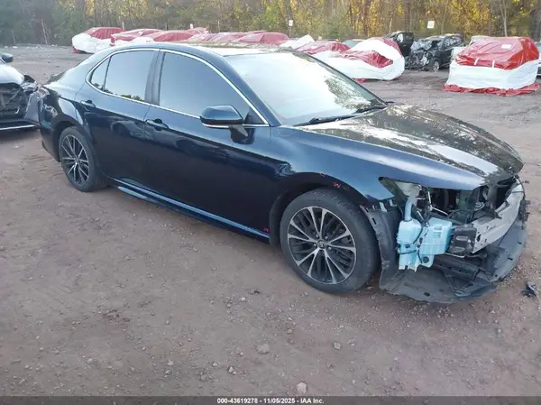 4T1T11AK9MU444245 2021 TOYOTA CAMRY - Image 1