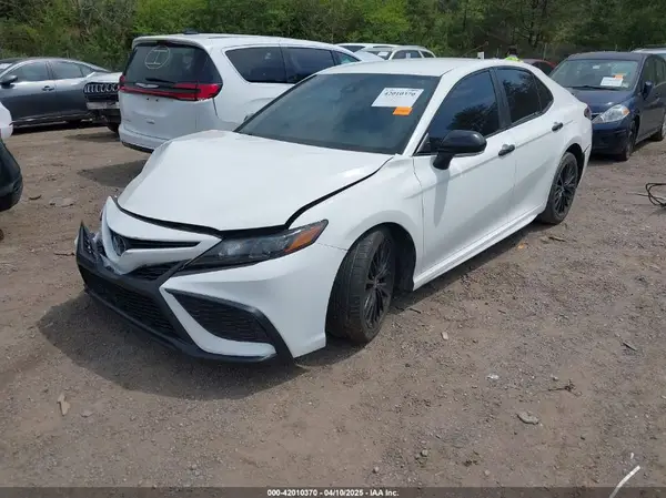 4T1T11AK9MU444374 2021 TOYOTA CAMRY - Image 2