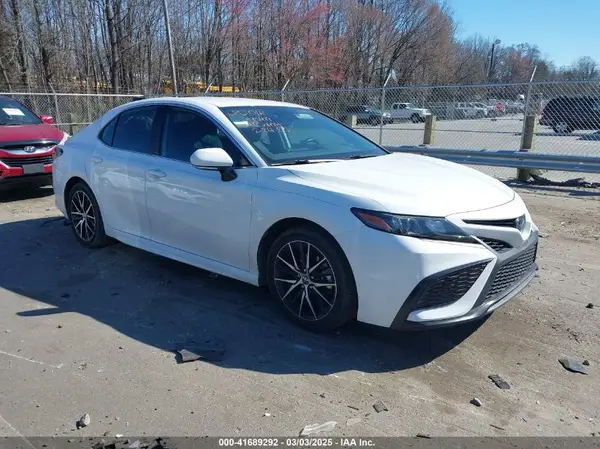4T1T11AK9MU482543 2021 TOYOTA CAMRY - Image 1