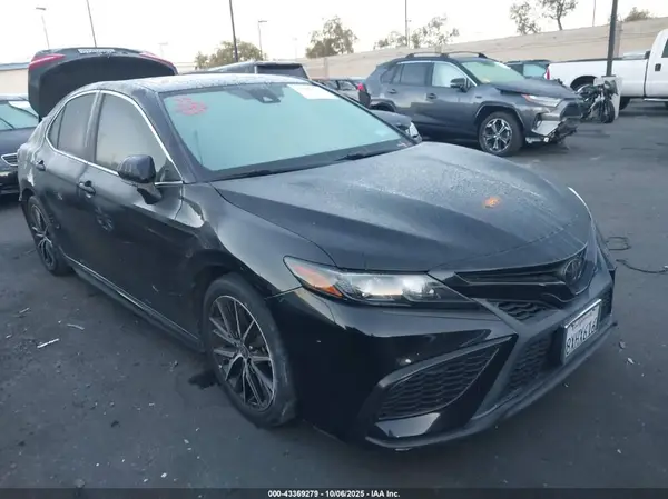 4T1T11AK9MU485667 2021 TOYOTA CAMRY - Image 1