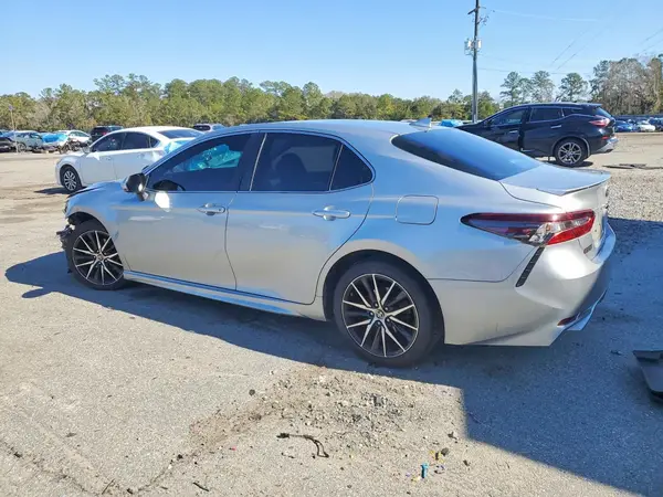 4T1T11AK9MU489928 2021 TOYOTA CAMRY - Image 2
