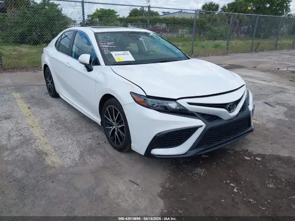 4T1T11AK9MU495003 2021 TOYOTA CAMRY - Image 1