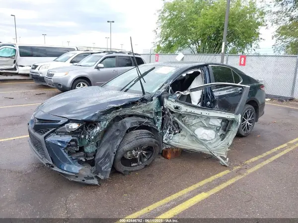 4T1T11AK9MU495129 2021 TOYOTA CAMRY - Image 2