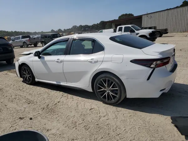 4T1T11AK9MU513757 2021 TOYOTA CAMRY - Image 2