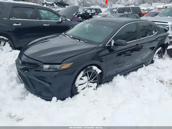 4T1T11AK9MU516559 2021 TOYOTA CAMRY - Image 2