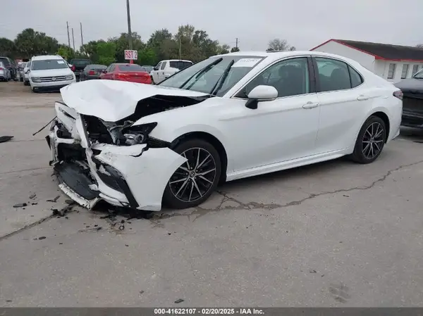 4T1T11AK9MU524953 2021 TOYOTA CAMRY - Image 2