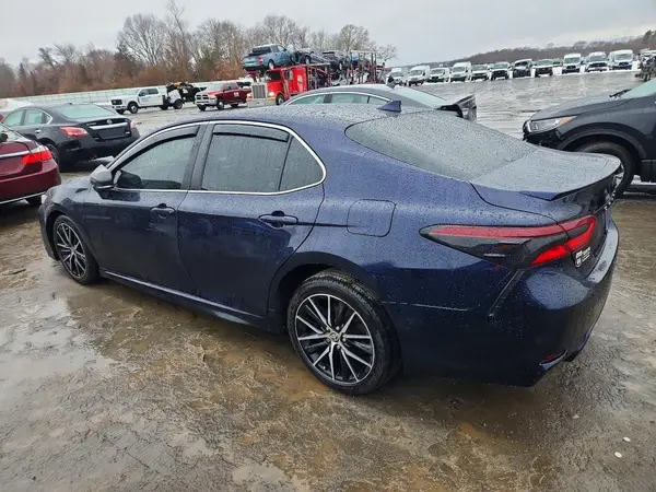 4T1T11AK9MU525181 2021 TOYOTA CAMRY - Image 2